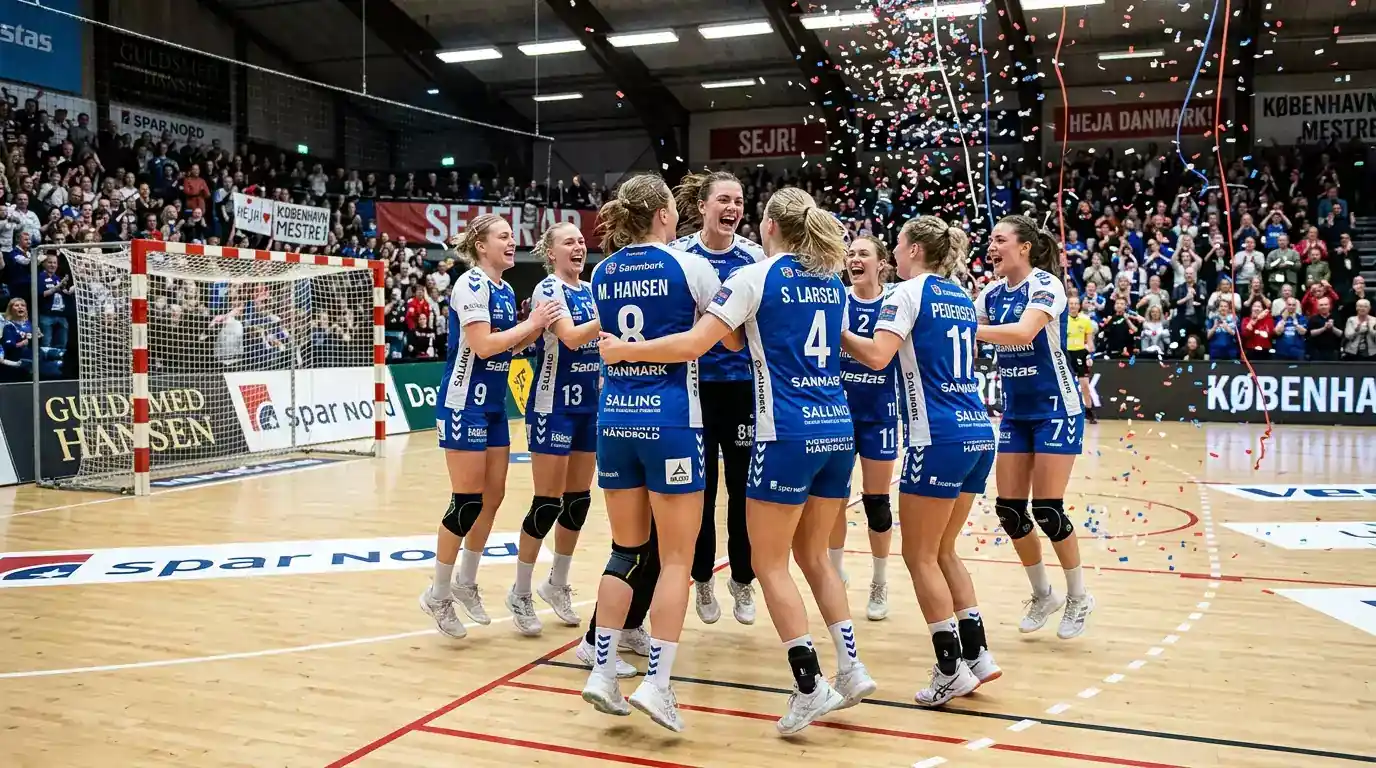 Odense Håndbold spillere fejrer en sejr i Kvindeligaen